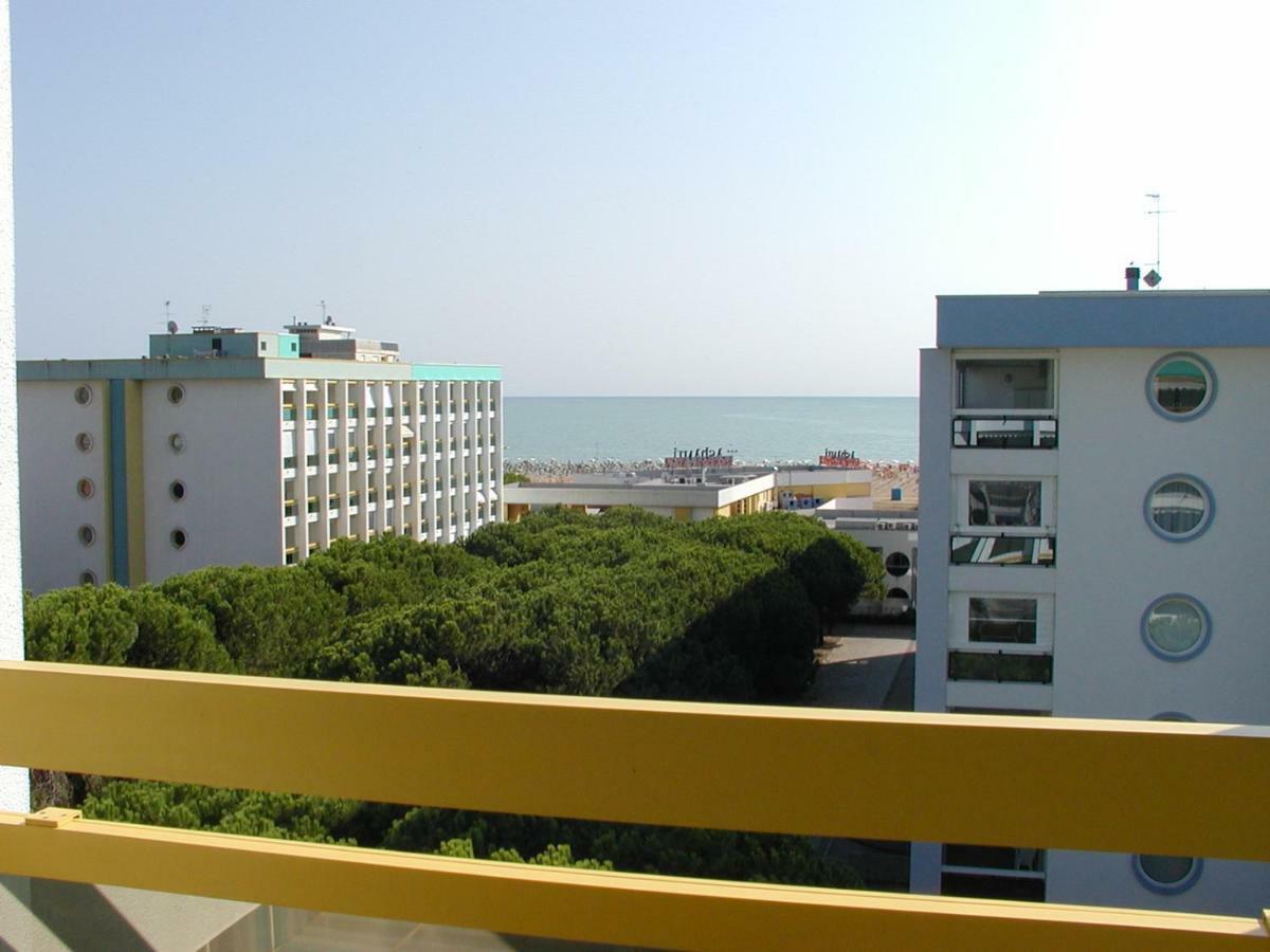 Complesso Solarium Apartment Bibione Exterior photo